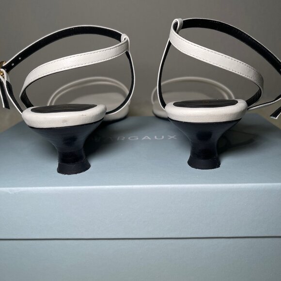 Margaux NY Dylan Sandal in Ivory White Nappa EU 41 US 10 Wide - Picture 4 of 10